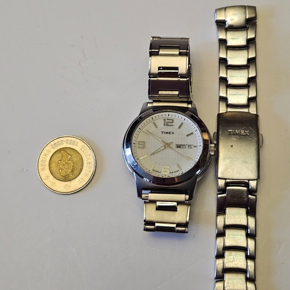 Timex Men’s Watch – Working Great + 2 Bracelets (Original & Replacement)